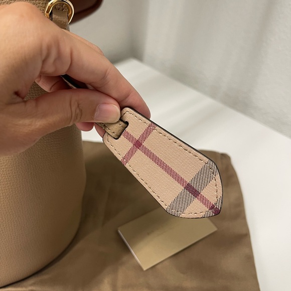 Burberry Bucket bag - Picture 5 of 7